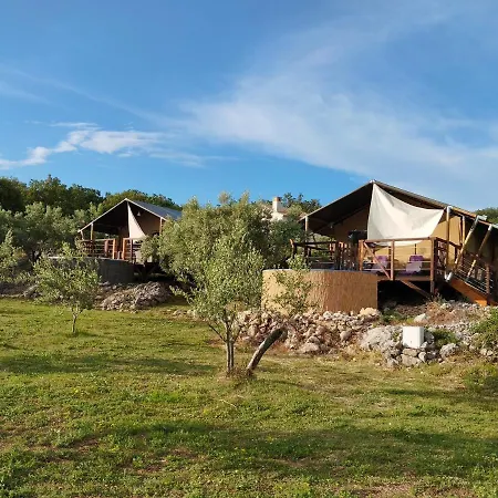 Hotel Prima Insula Glamping à Brusici Extérieur photo