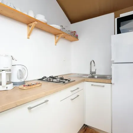 Hotel Prima Insula Glamping à Brusici Extérieur photo