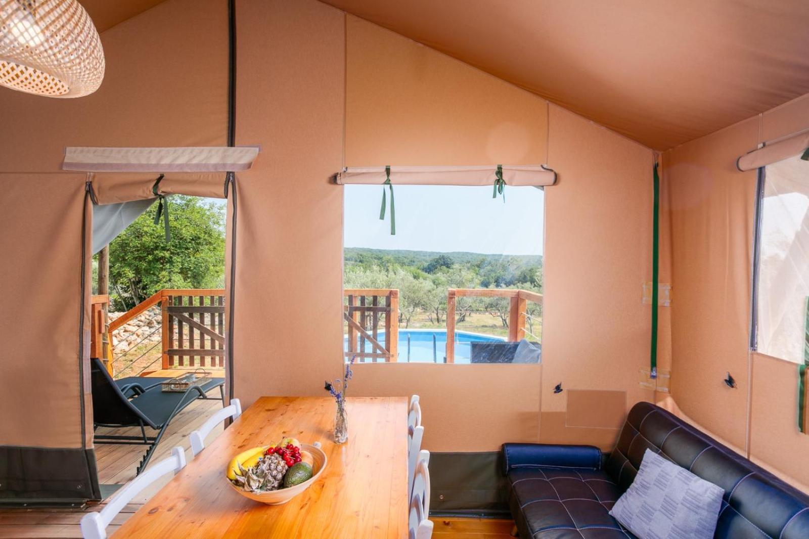 Luxusní stan Prima Insula Glamping Brusici